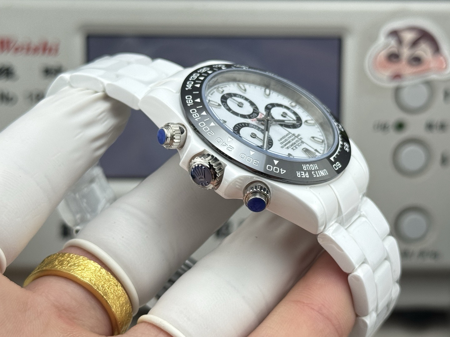 Ceramic Case Close-Up